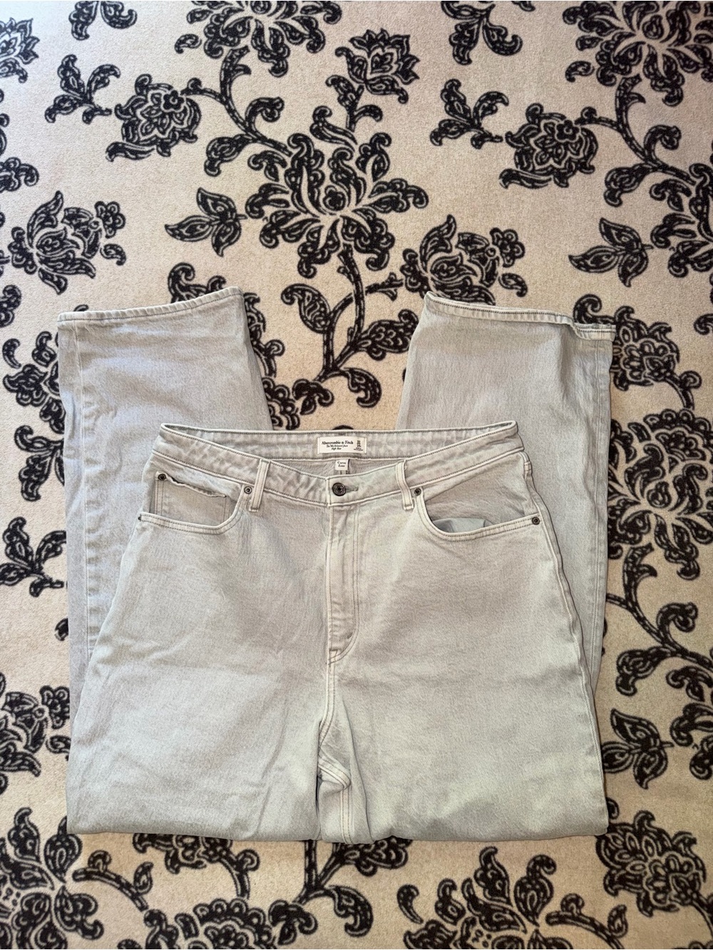 Light Gray Women’s High-Rise Straight Jeans